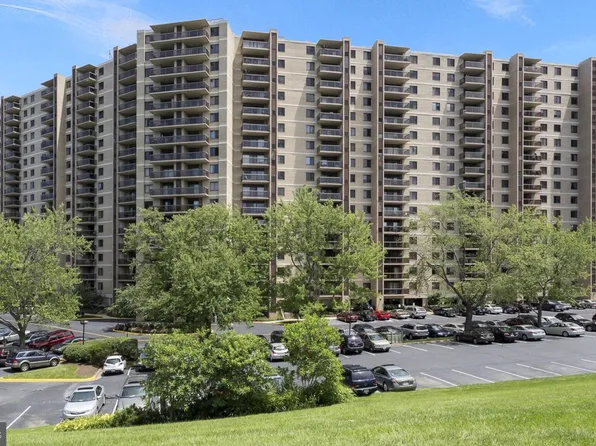 307 Yoakum Pkwy APT 1718, Alexandria, VA 22304