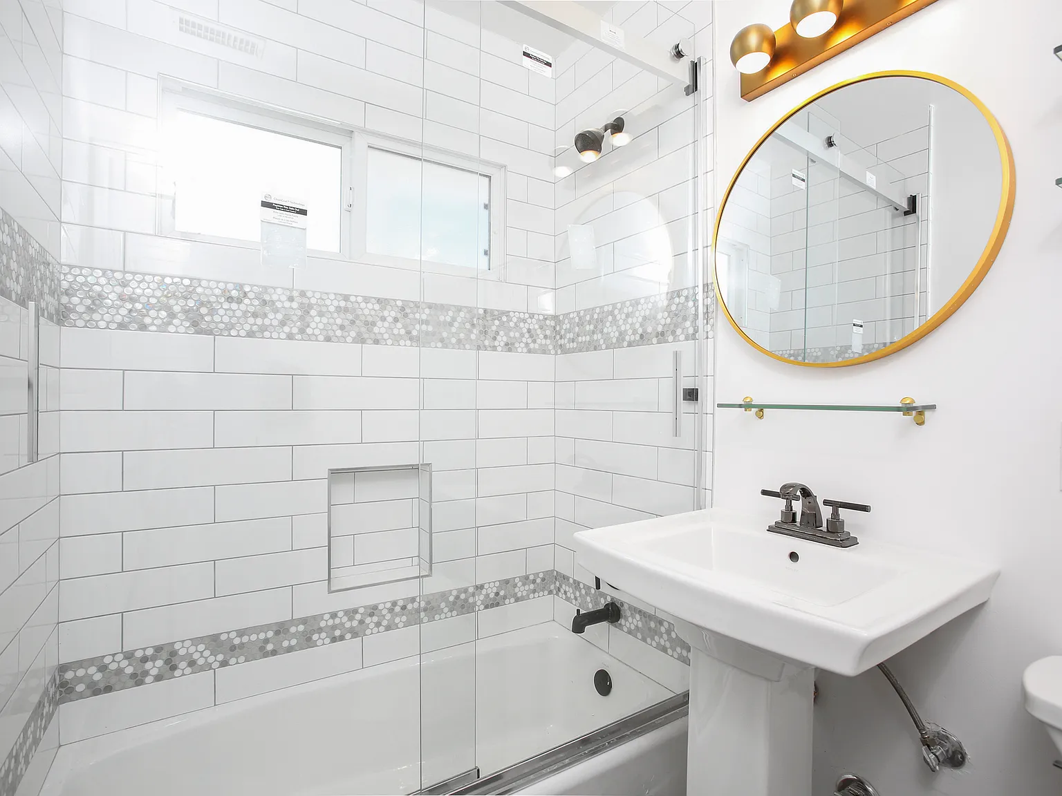 2 bed, 700 sqft, $3,595 — Photo 4