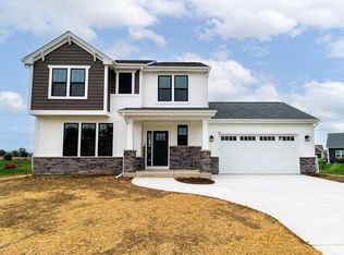 225 Windridge Ct, Slinger, WI 53086