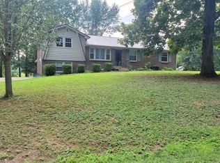 1000 Wildwood St, White House, TN 37188