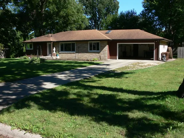1315 Coolidge Pl, Rockford, IL 61107
