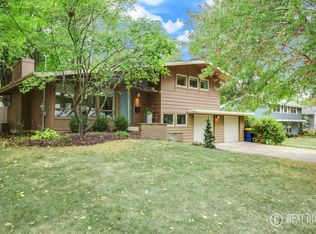 1131 Pinecrest Ave SE, East Grand Rapids, MI 49506