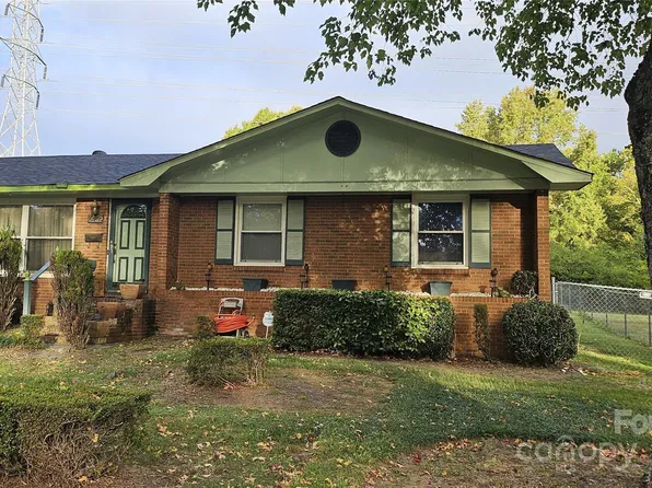 1245 Pondella Dr, Charlotte, NC 28213