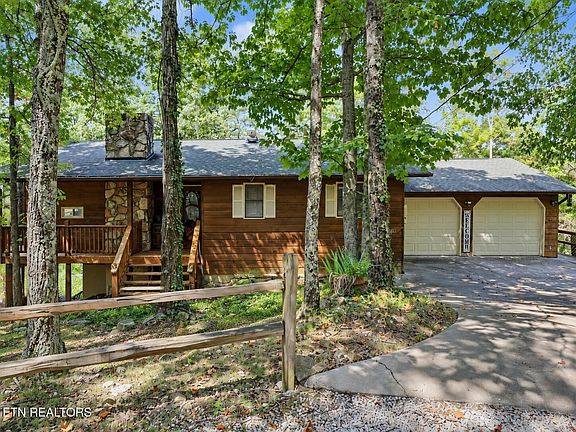 3rd image of 1001 Old Laurel Ln