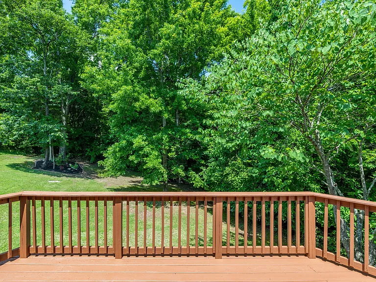 1204 Beech Hollow Dr — Photo 28