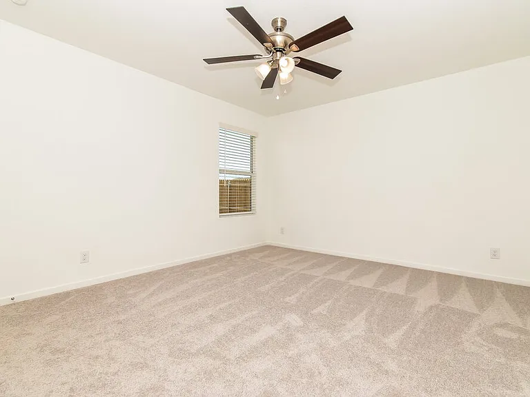 1718 Crossbill St — Photo 11