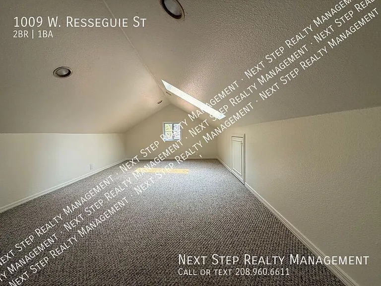 1009 W Resseguie St — Photo 14