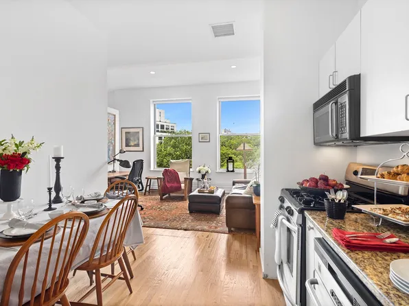 175 East Broadway image 4 of 8