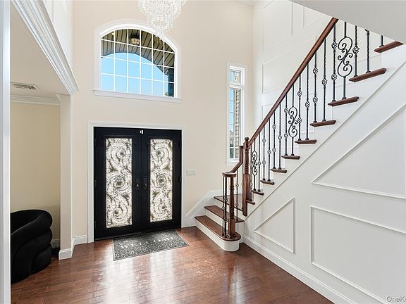 3rd image of 858 Prescott Street