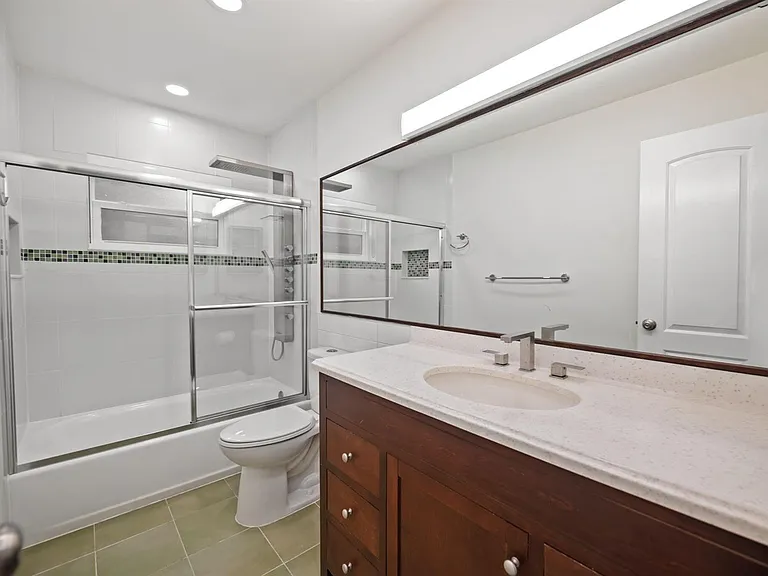 561 SW 168th Ter — Photo 22