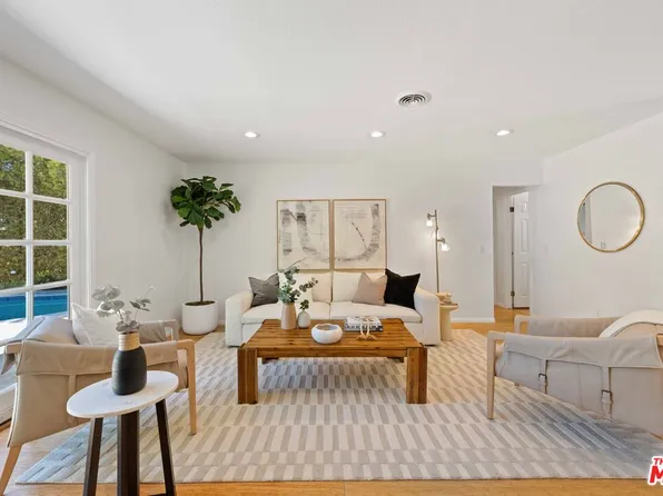 23335 Friar St, Woodland Hills, CA 91367