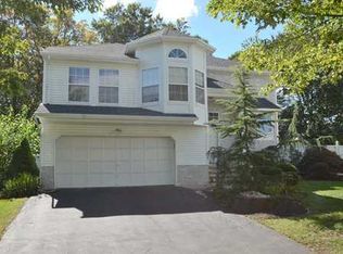 99 Rutledge Ct S, Matawan, NJ 07747
