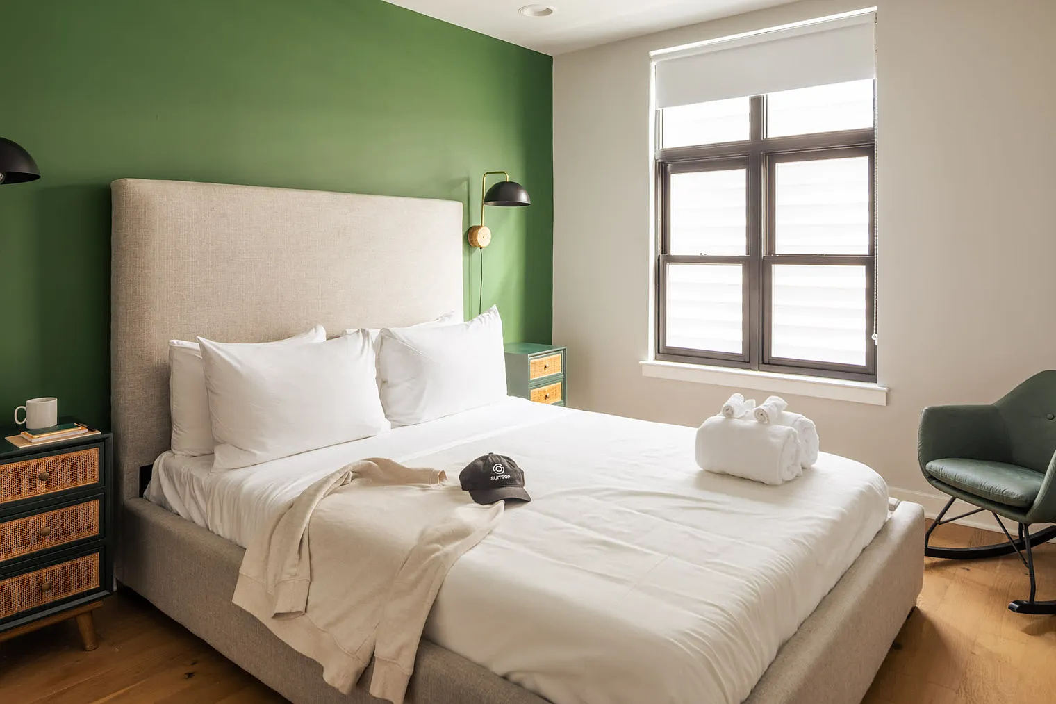 2 bed, 1.0 bath, $6,694 — Photo 2