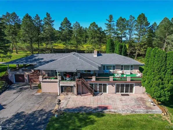 3319 Spring Valley Rd, Slatington, PA 18080