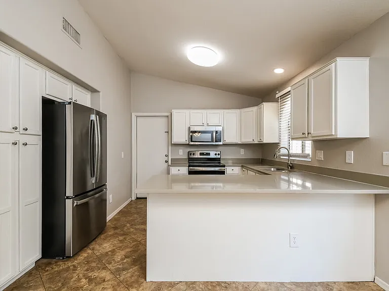 1058 S Sierra St — Photo 9