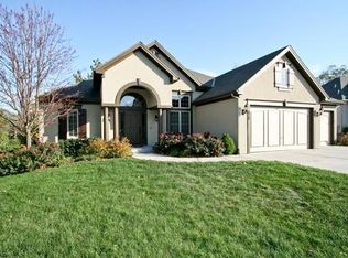 7823 NW Birch Ln, Kansas City, MO 64151