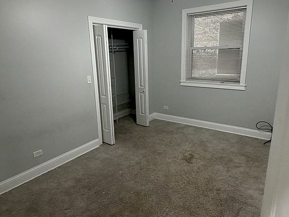 4th image of 4933 S Prairie Ave #1