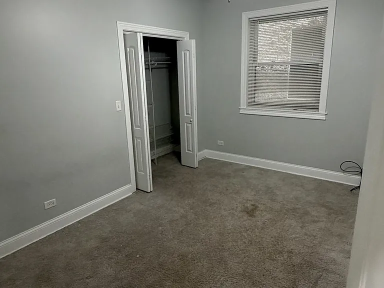 4933 S Prairie Ave #1 — Photo 4