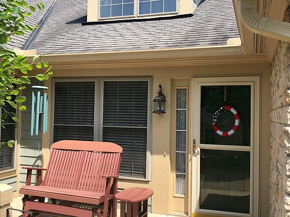 2nd image of 1251 Stonehouse Ct