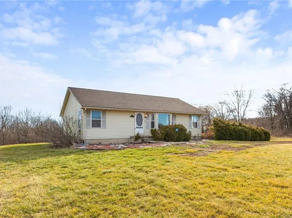 28525 S Bennett Rd, Freeman, MO 64746