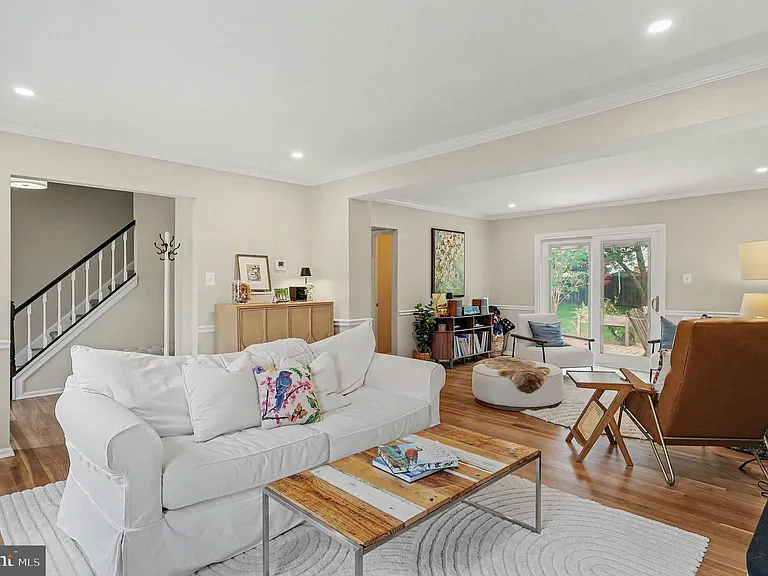 726 Gentle Breeze Ct — Photo 3