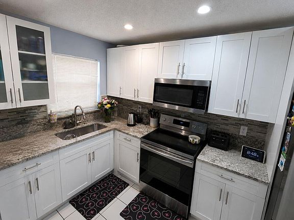 3rd image of 7900 SW 7th Place