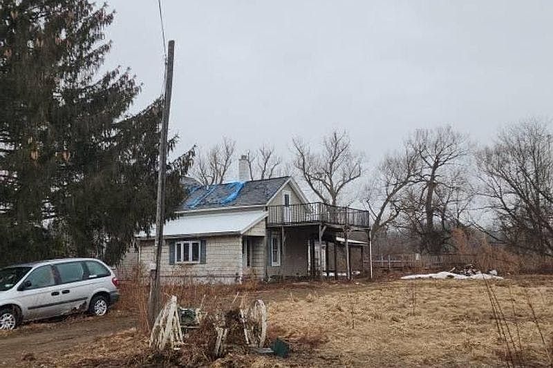 2nd image of 8940 Lange Rd