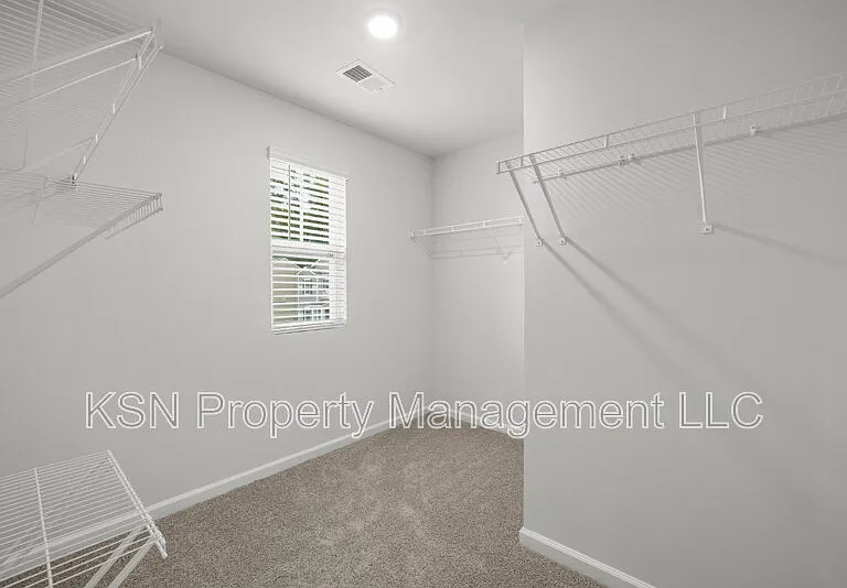 129 Azure Dr — Photo 37