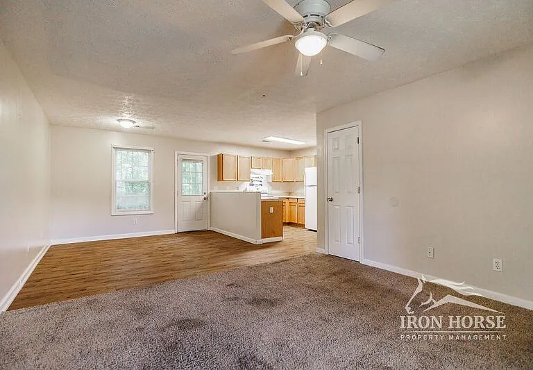 605 Baron Dr #B — Photo 4