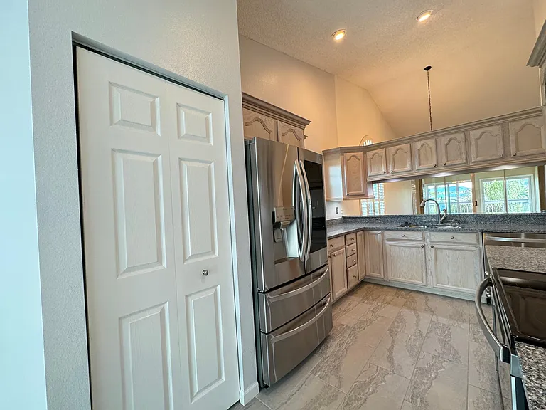1005 Pelican Ct — Photo 9