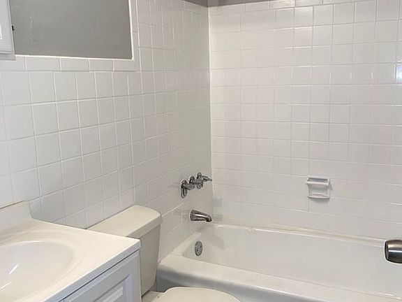 4th image of 3928-34 W 124th St #3928-3B
