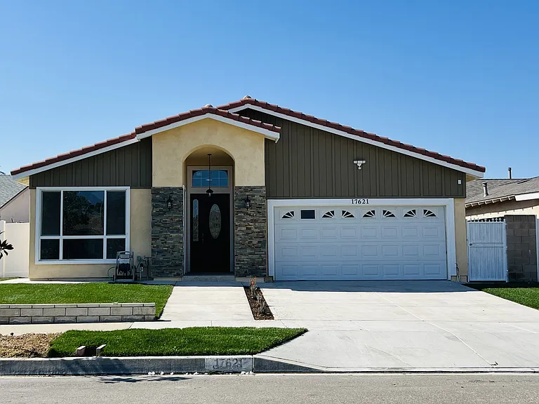 17621 De Oro Pl — Photo 1