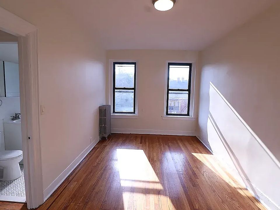 1st image of 15110 35th Ave APT 1C