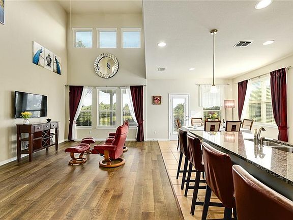 4th image of 669 Purtis Creek Ln
