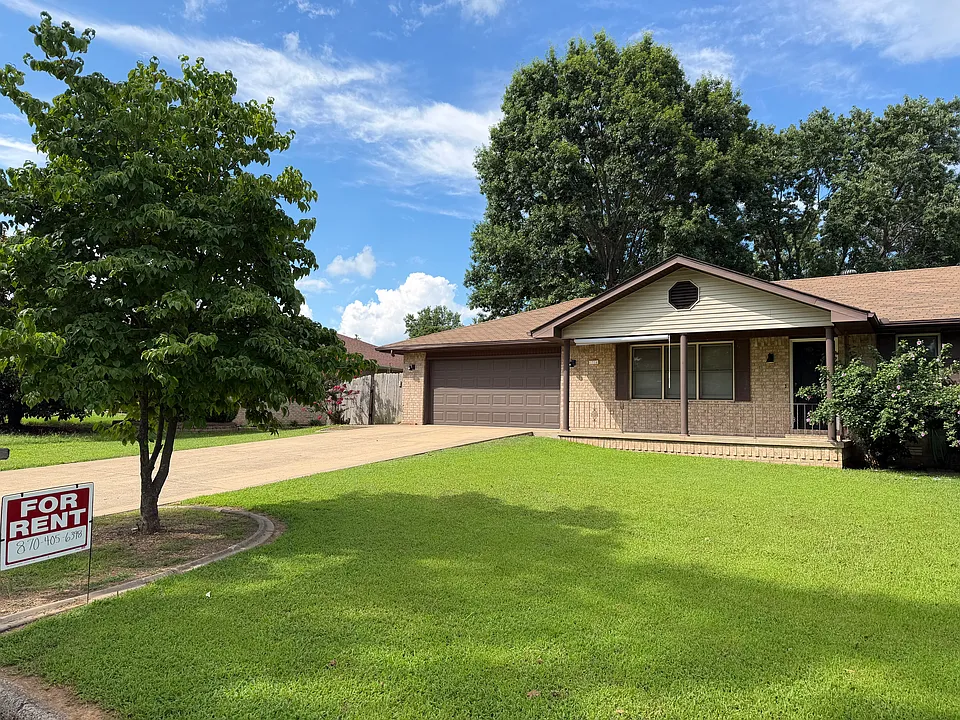 1714 Coachman Dr