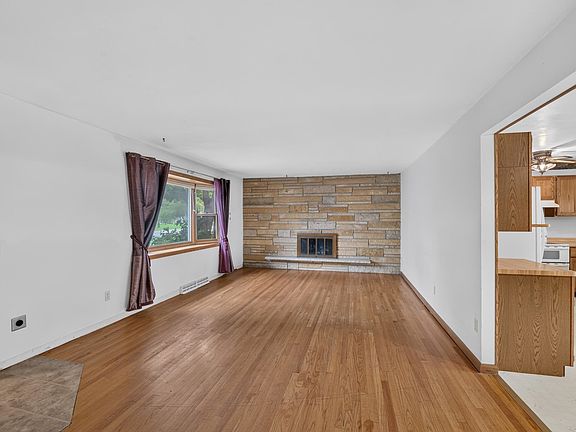 5th image of 109 Lucille St