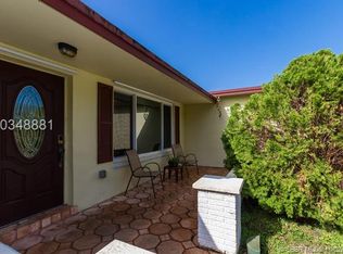9720 NW 5th St, Pembroke Pines, FL 33024