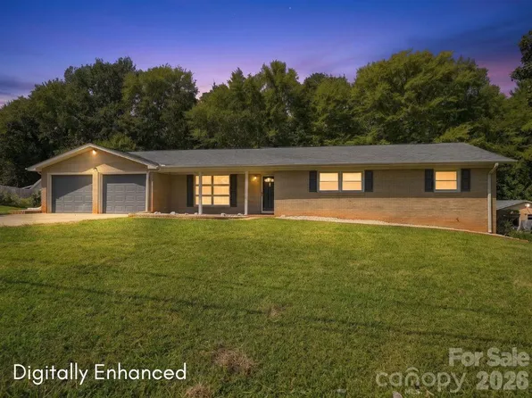 213 Lakeview Dr, Harrisburg, NC 28075