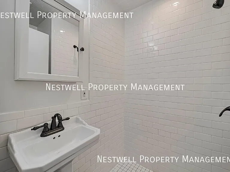 1335 E Maplewood Dr — Photo 18