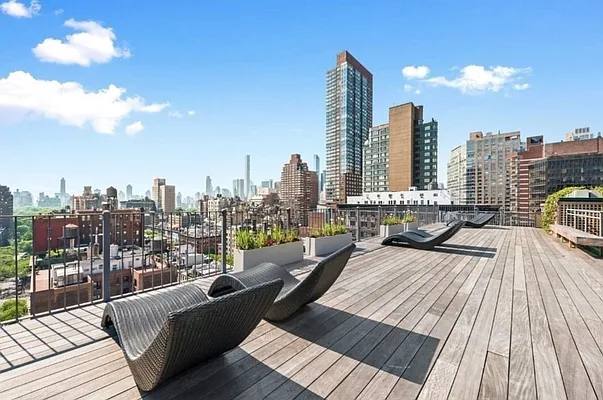 Rented by Compass | media 24