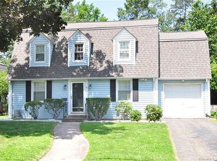 40 Linbrook Rd, West Hartford, CT 06107