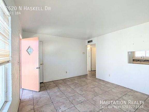5th image of 2620 N Haskell Dr