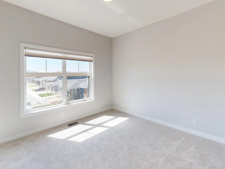 611 Mahogany Blvd SE — Photo 27