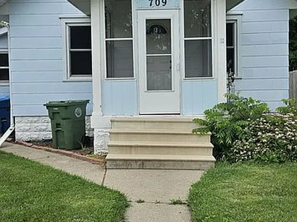709 Magnolia Pkwy, Waterloo, IA 50701