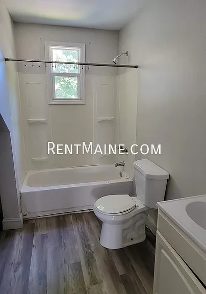 482 Main St #1 — Photo 7