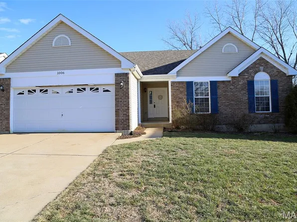 1006 Golden Orchard Dr, O'Fallon, MO 63368