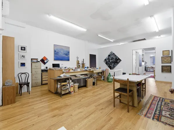 6020 Broadway image 5 of 34