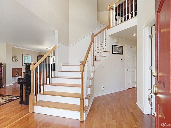 Light and Bright Entry Way. Office to the right.