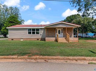 811 Rosa Parks St, Courtland, AL 35618