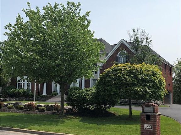 3rd image of 9523 Lakestone Ct